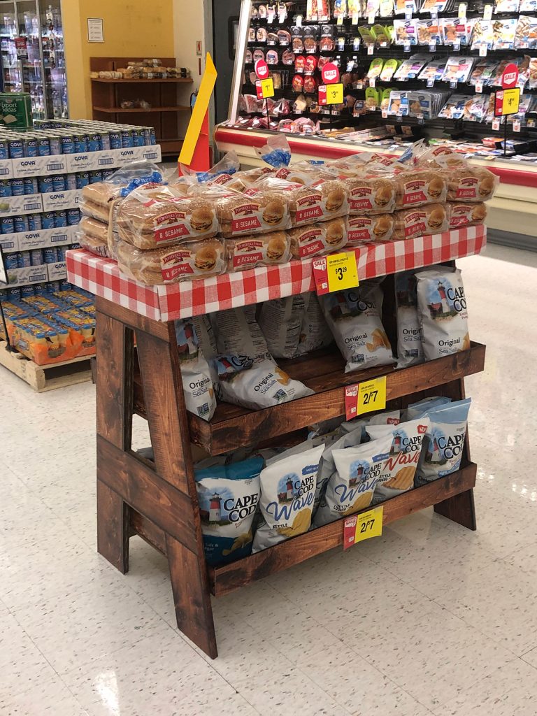 cross merchandise display